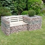Скамья с вазоном из габиона