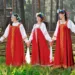 девушки в русских сарафанах